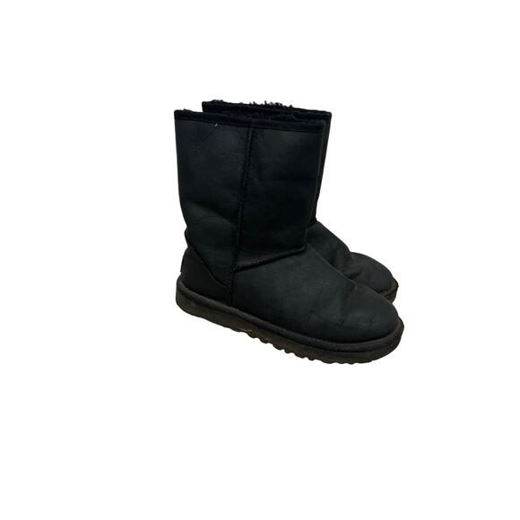 Ugg Shoes - UGG, Classic Short Boot, Black, Size 7,‎ KB244